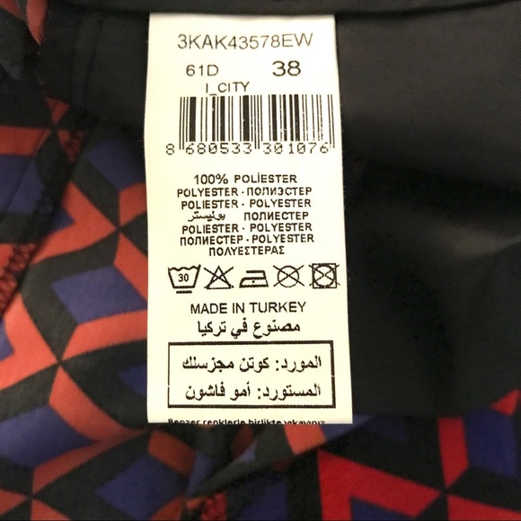 Amazing Red/Blue Silk-Like Printed Pants - NWOT - Picture 7 of 7